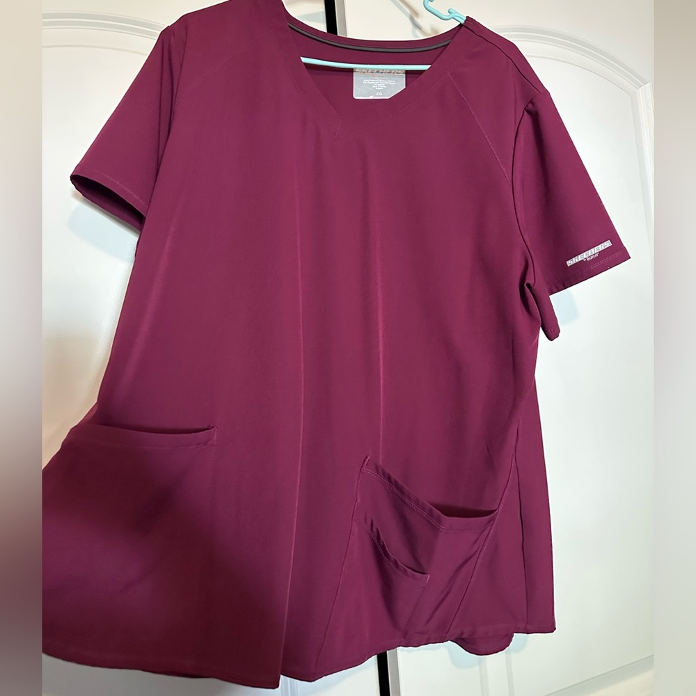 Skechers Women's Short Sleeve Scrub Top - Burgundy